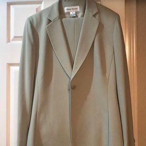 Rena Rowan mint green suit